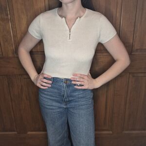 White Ribbed Short Sleeve Top With Zipper